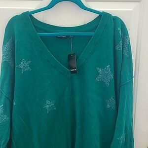 Torrid LoveSick green v-neck knit top with star accent NWT sz 3
